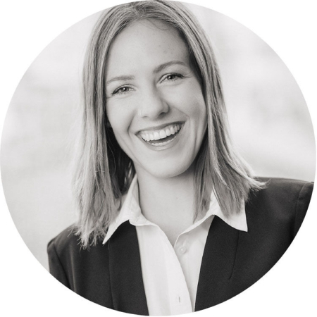 Laura-AllanFinancial-TeamPortrait Laura-AllanFinancial-TeamPortrait